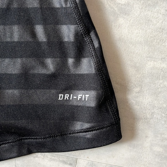 Nike   Dri-Fit Long sleeve Black/Black matte stripes/ fluorescent yw trim Size S - Picture 7 of 9